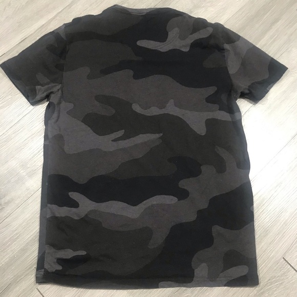 Hollister Gray Camo Embossed S/S Tee size S - Picture 6 of 7
